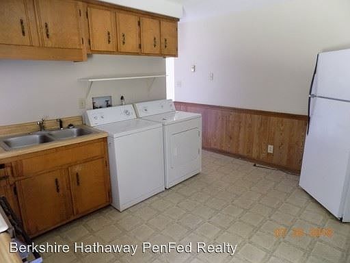 3rd image of 752 Bancroft Cir APT B