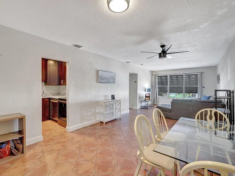 2400 NE 33rd Ave #211 — Photo 7