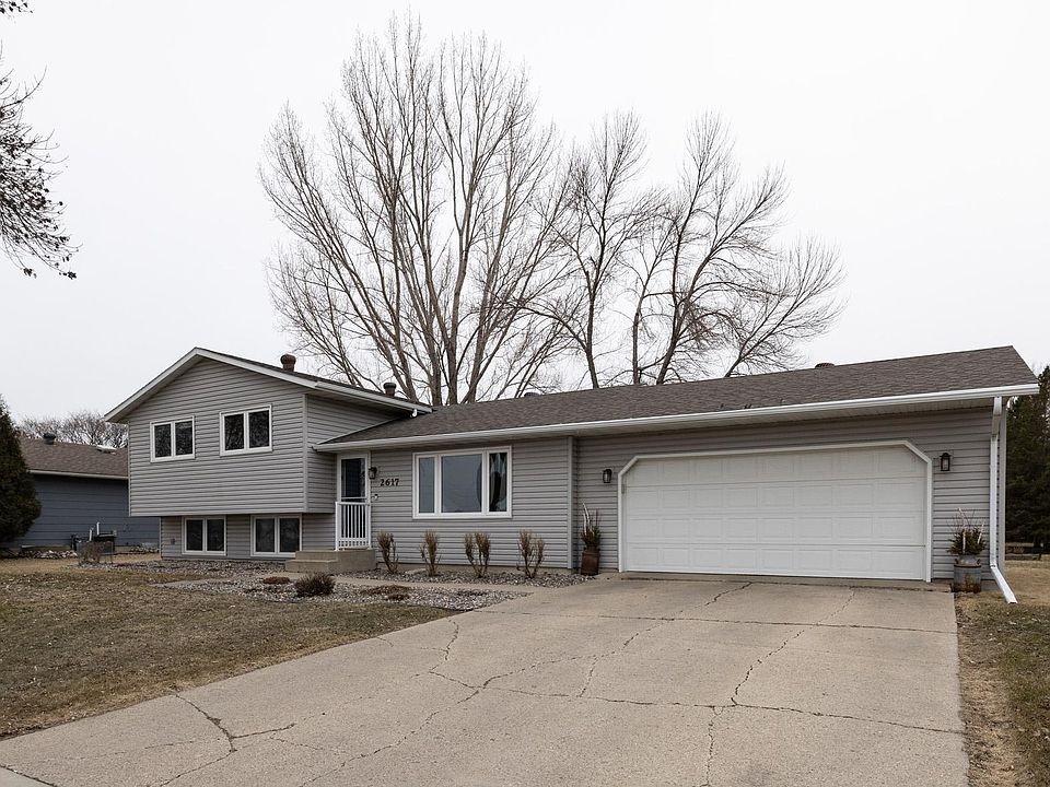 1st image of 2617 4th Ave S
