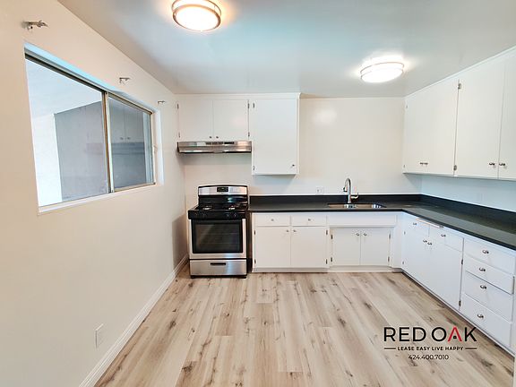 2nd image of 12737 Moorpark St #16