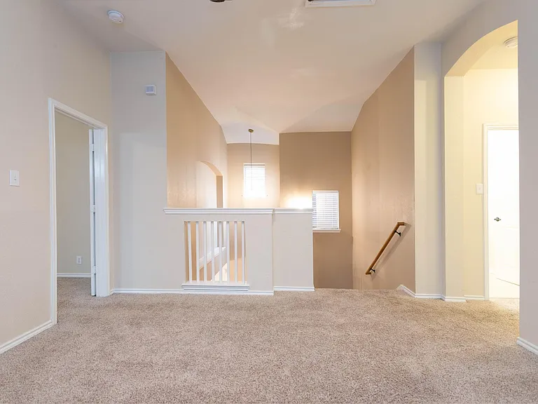 1227 Cresswell Cv — Photo 15