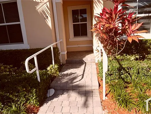 142 SE 28th Ter #12