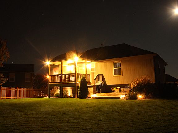 2nd image of 804 SW Country Hill Dr