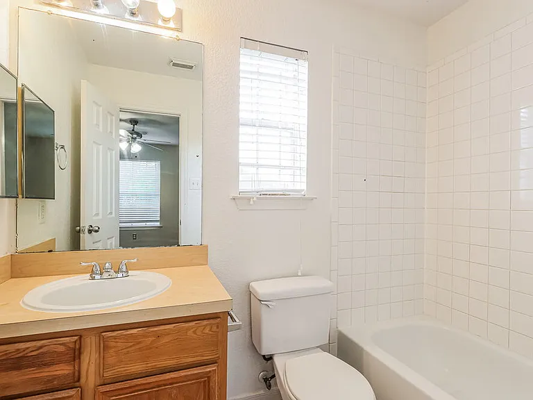 2130 Whittier Dr — Photo 12