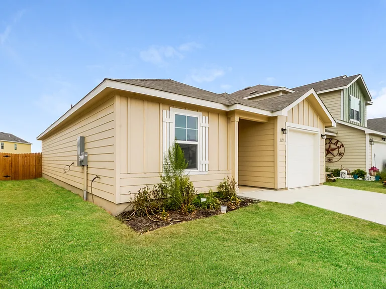 819 Retama Pass — Photo 3