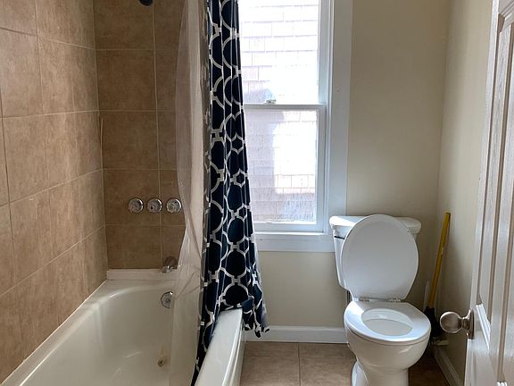 5th image of 314 Caledonia St