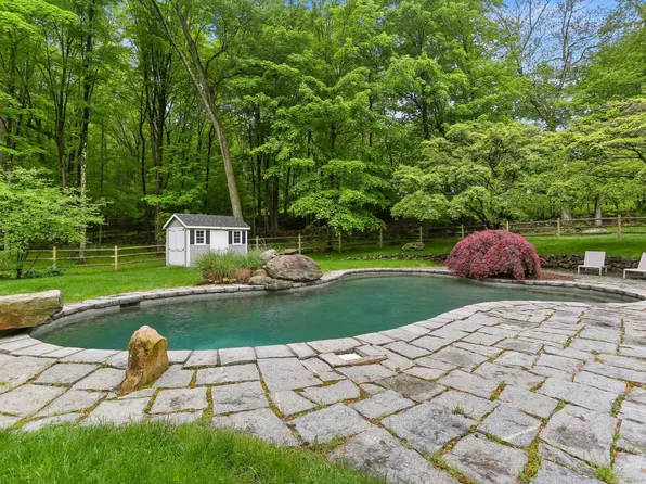 9 Steep Hill Road, Weston, CT 06883