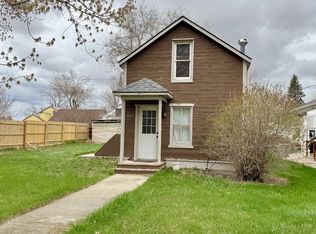 308 1st Ave SW, Bowman, ND 58623