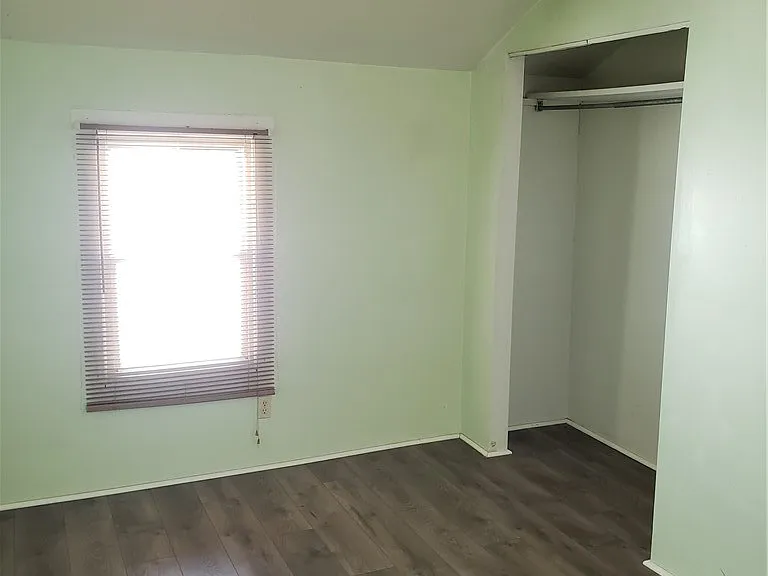 109 W Bank St #A — Photo 6