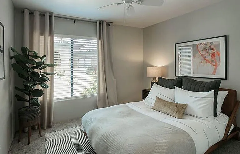 3255 S Dorsey Ln #2 — Photo 9