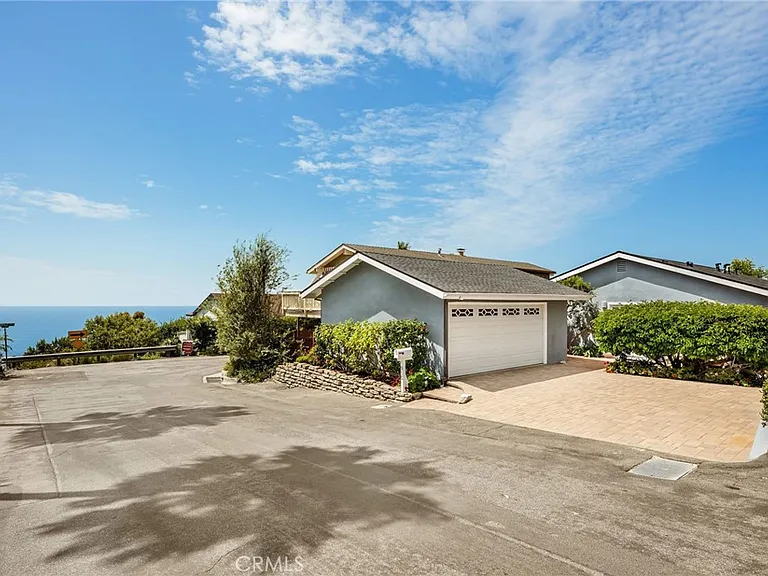 915 Miramar St — Photo 23