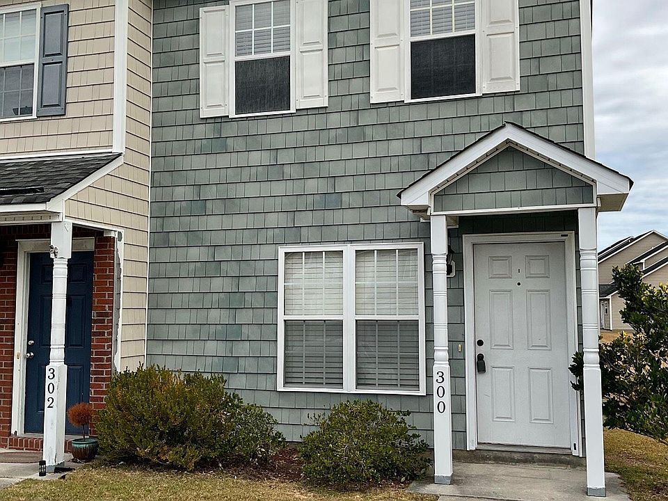 1st image of 300 Bridgewood Dr