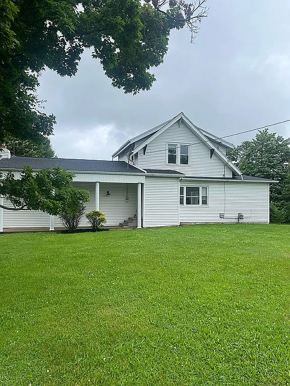 99 Lexington Ontario Rd photo 1
