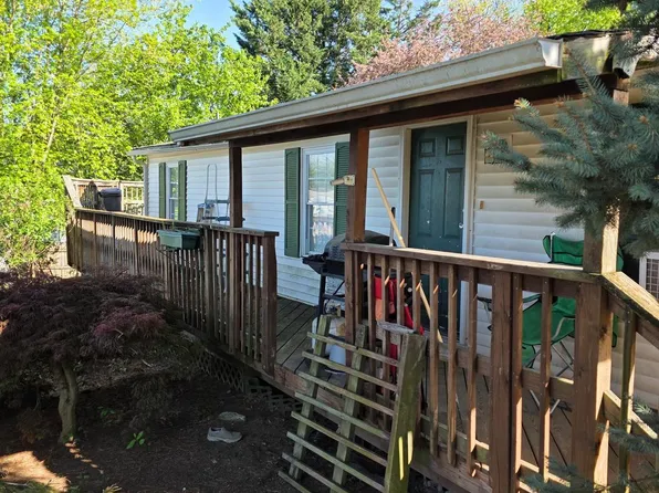 12023 Heather Dr, Hagerstown, MD 21740