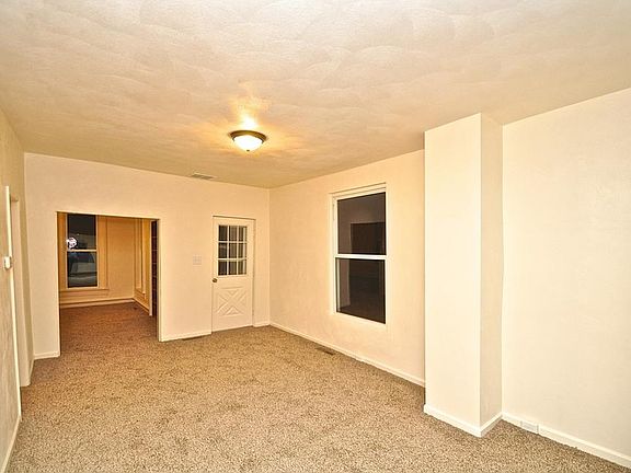3rd image of 822 E Main St