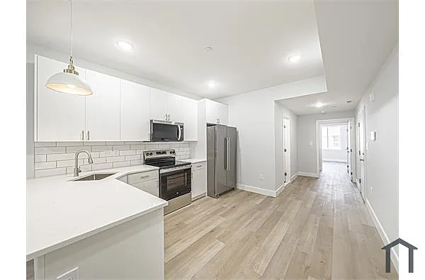 Building Photo - 934 W Dauphin St #2