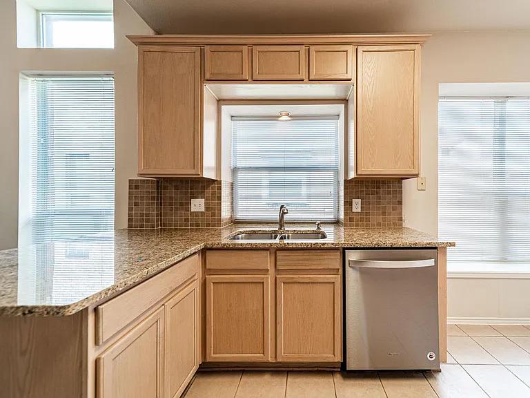6870 Winston Dr — Photo 17