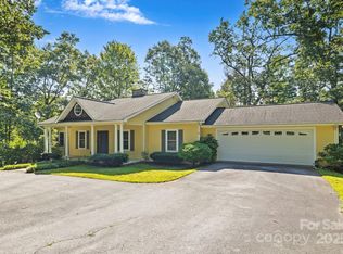 36 Macedonia West Dr, Saluda, NC 28773