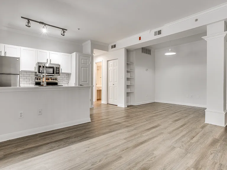 The Estate on Quarry Lake Apartment Homes — Photo 46