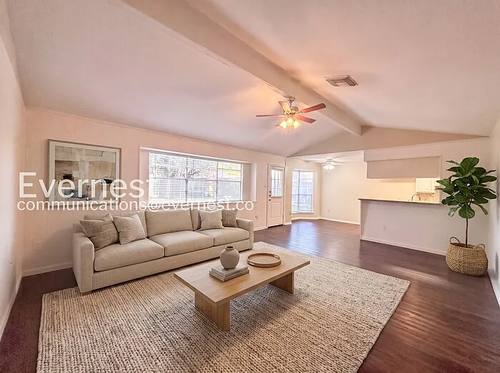 3 bed, 2.0 bath, 1442 sqft, $1,925 — Photo 2