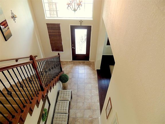 5th image of 606 Rocky Hollow Ln