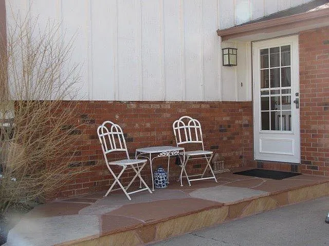 3236 Camelot Dr — Photo 7