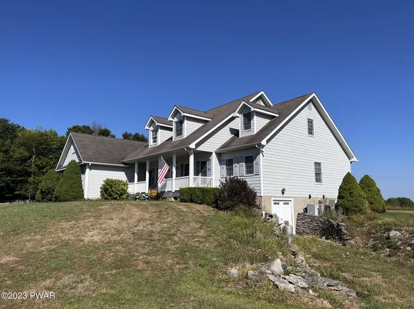 447 Saw Mill Rd, Greentown, PA 18426