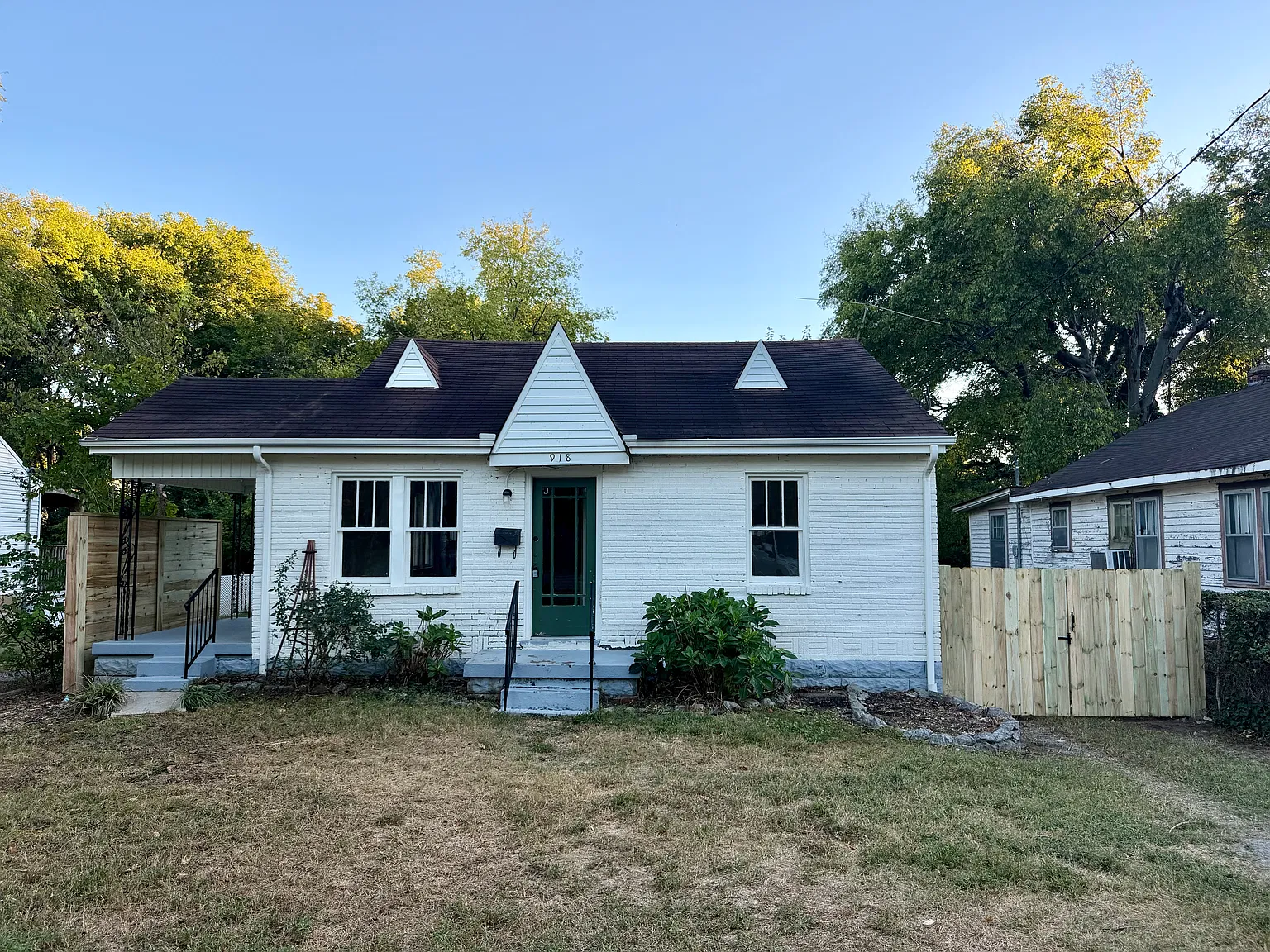 918 W Greenwood Ave — Photo 1