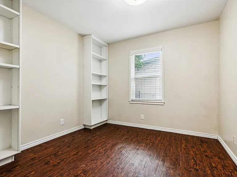 5805 Tracyne Dr — Photo 8