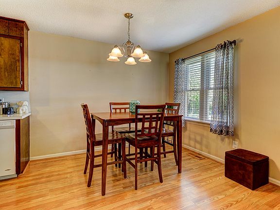 4th image of 311 Elam Ave