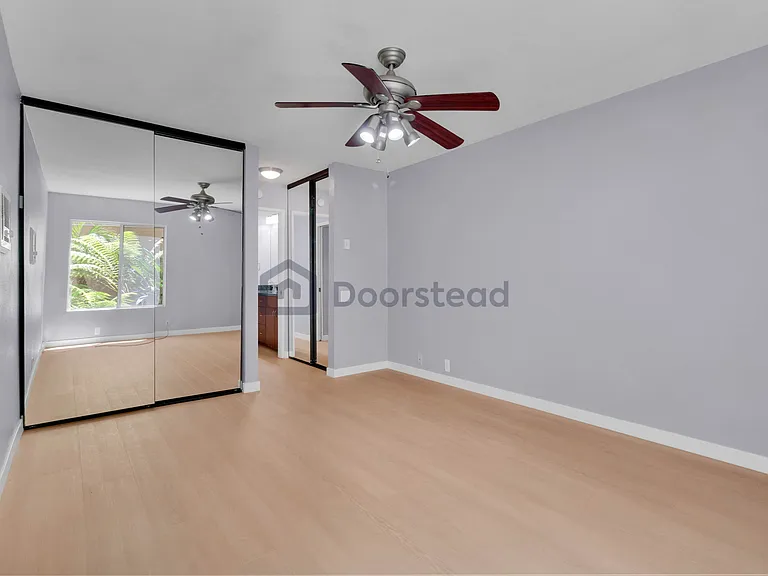 4600 Lamont St #4-113 — Photo 13
