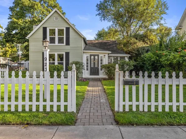 923 Marshall STREET, Lake Geneva, WI 53147