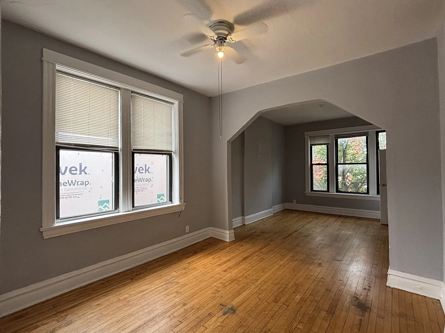 3 bed, 1300 sqft, $2,400 — Photo 3