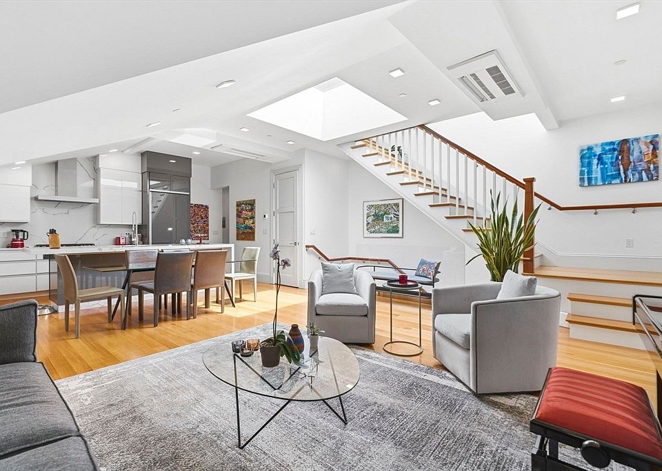 1st image of 1762 Beacon St #4
