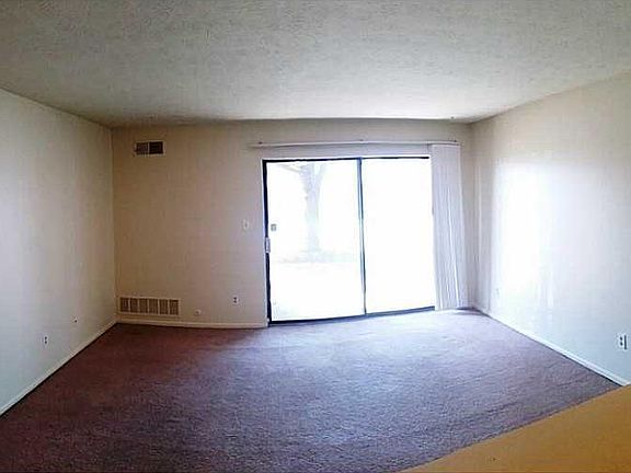 4th image of 4351 Village Parkway Cir W APT 1