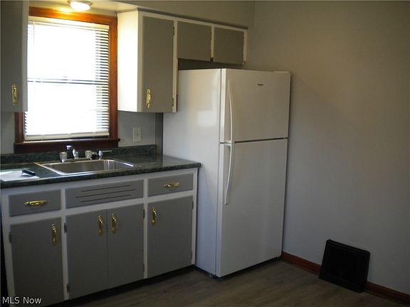 3rd image of 332 Lincoln Ave