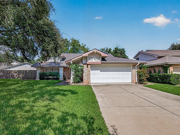 3rd image of 2215 Brook View Ln