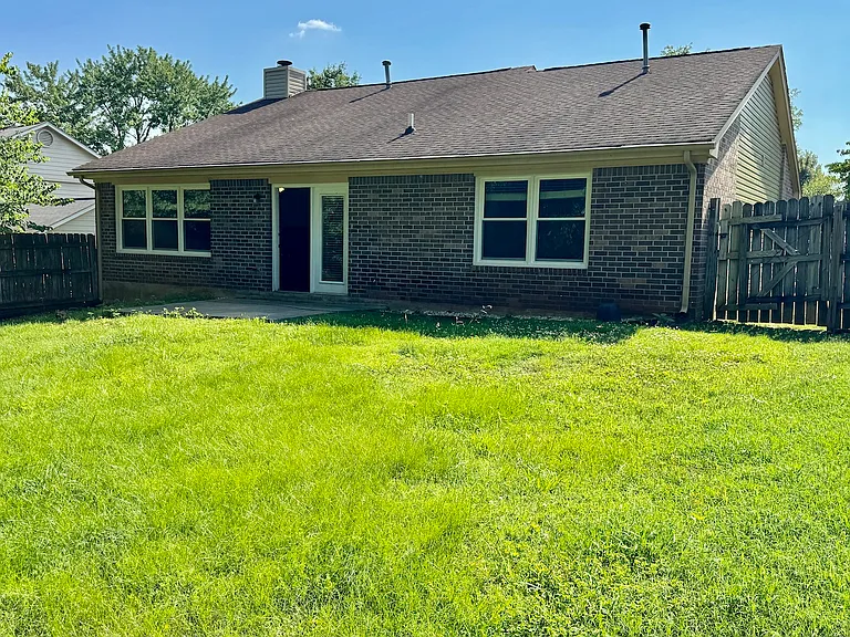 1424 Clear Brook Dr — Photo 16
