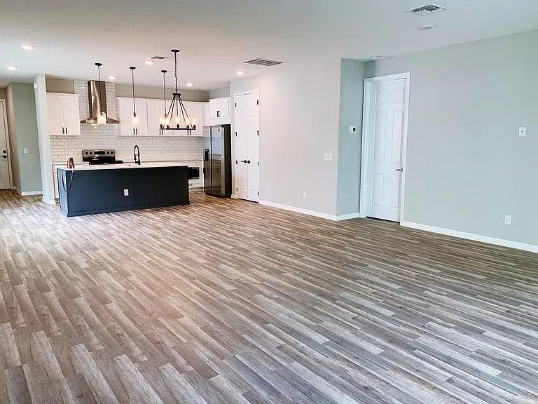 1034 Herman Ave — Photo 5