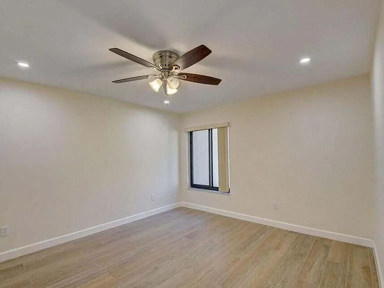 400 Club Cir — Photo 27
