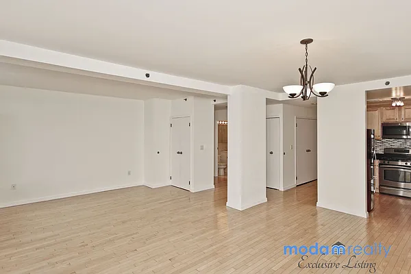 Rented by Moda Realty | media 21