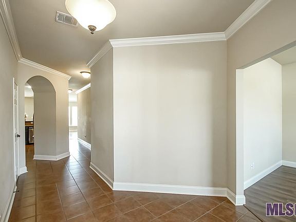 5th image of 30910 Creek Bend Ave