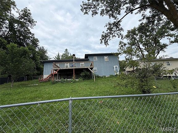 2nd image of 1001 Hilldell Dr