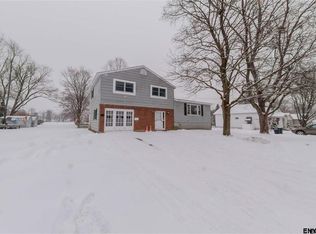 98 Adams St, Saratoga Springs, NY 12866