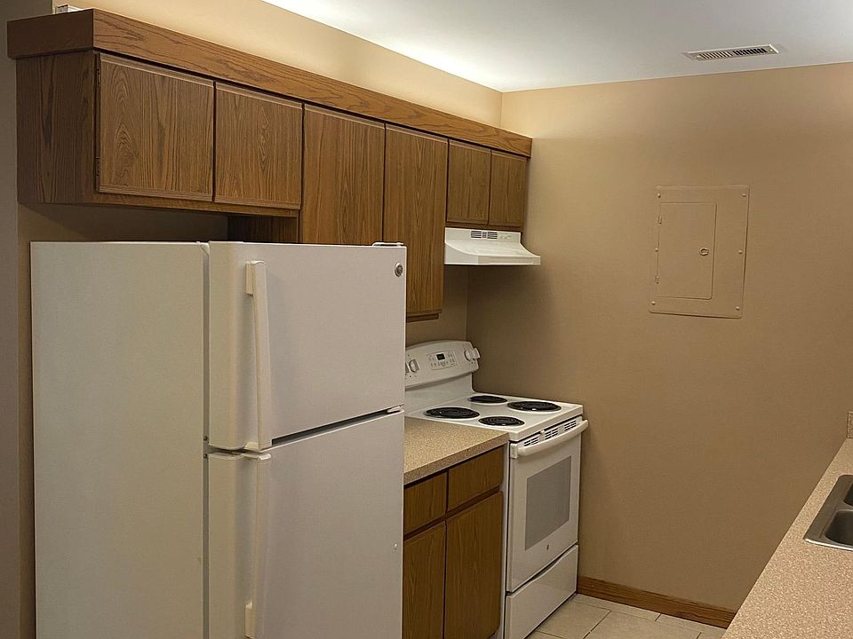 1st image of 3 Emerald Dr #5010