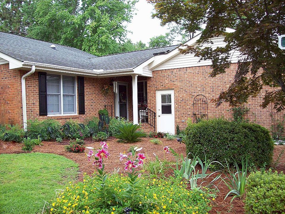 Corner view of House