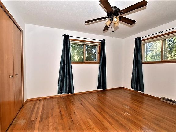 4th image of 6680 Edgemoor Ave