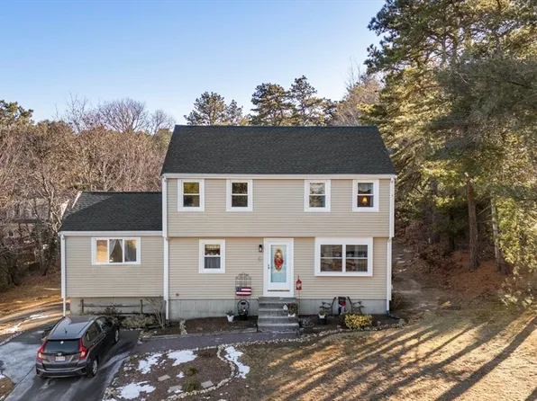 51 Justine Ave, Plymouth, MA 02360