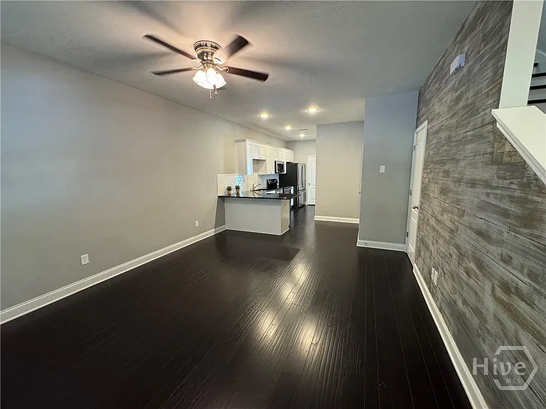 1270 Binghampton Cir — Photo 2