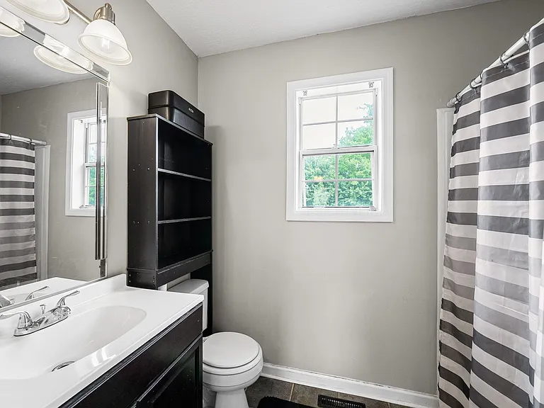 919 Van Buren Ave — Photo 20
